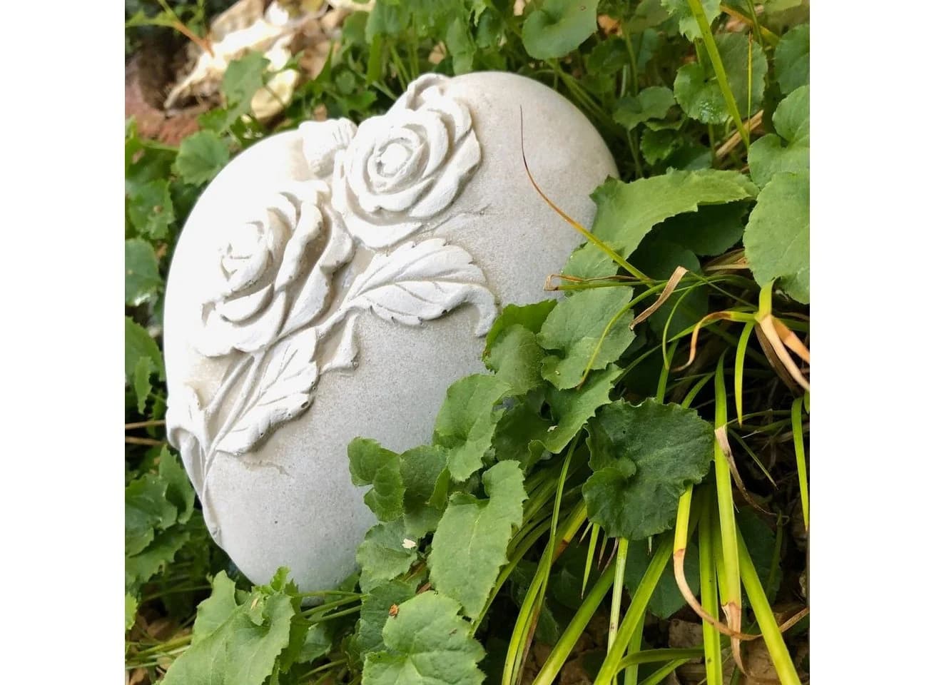 Radami Grabherz Rosen Steinguss Grau/Weiß Handarbeit