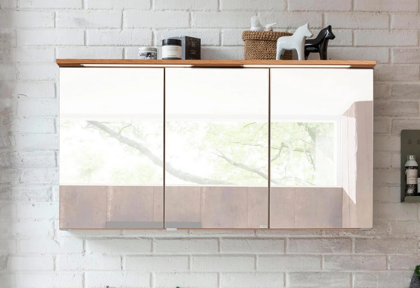 WELLTIME Spiegelschrank Lucca 3-türig mit LED und Push-to-Open