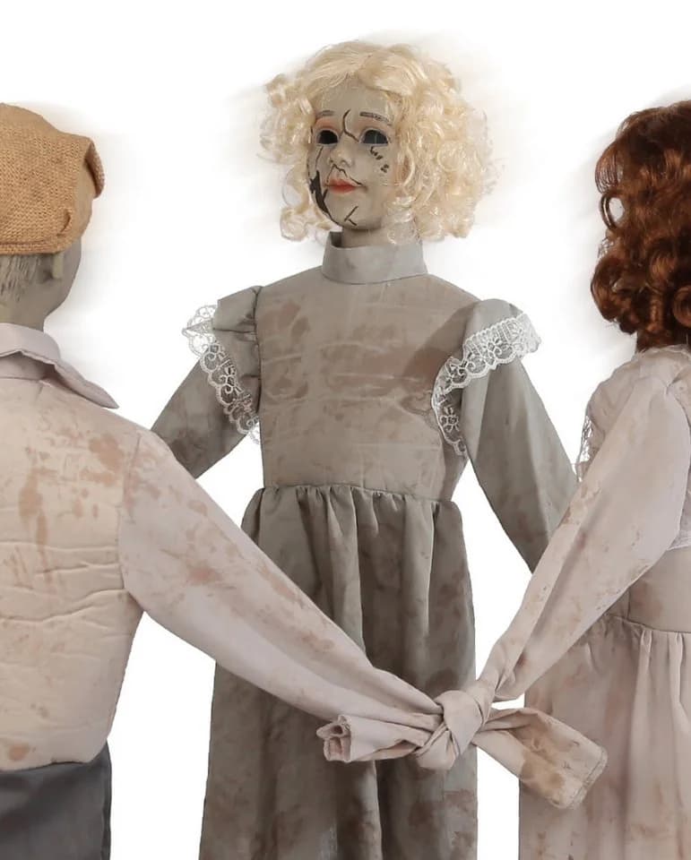 Horror-Shop Animatronic Ringel Ringel Reihe Dekoobjekt Beige/Grau mit Sound