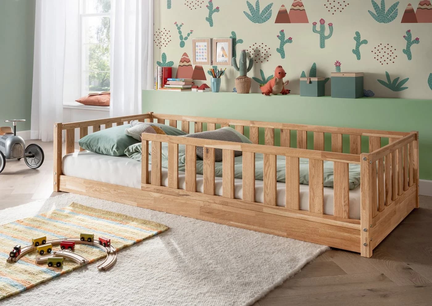 INFANSKIDS Mira Bodenbett mit Rausfallschutz Wildeiche