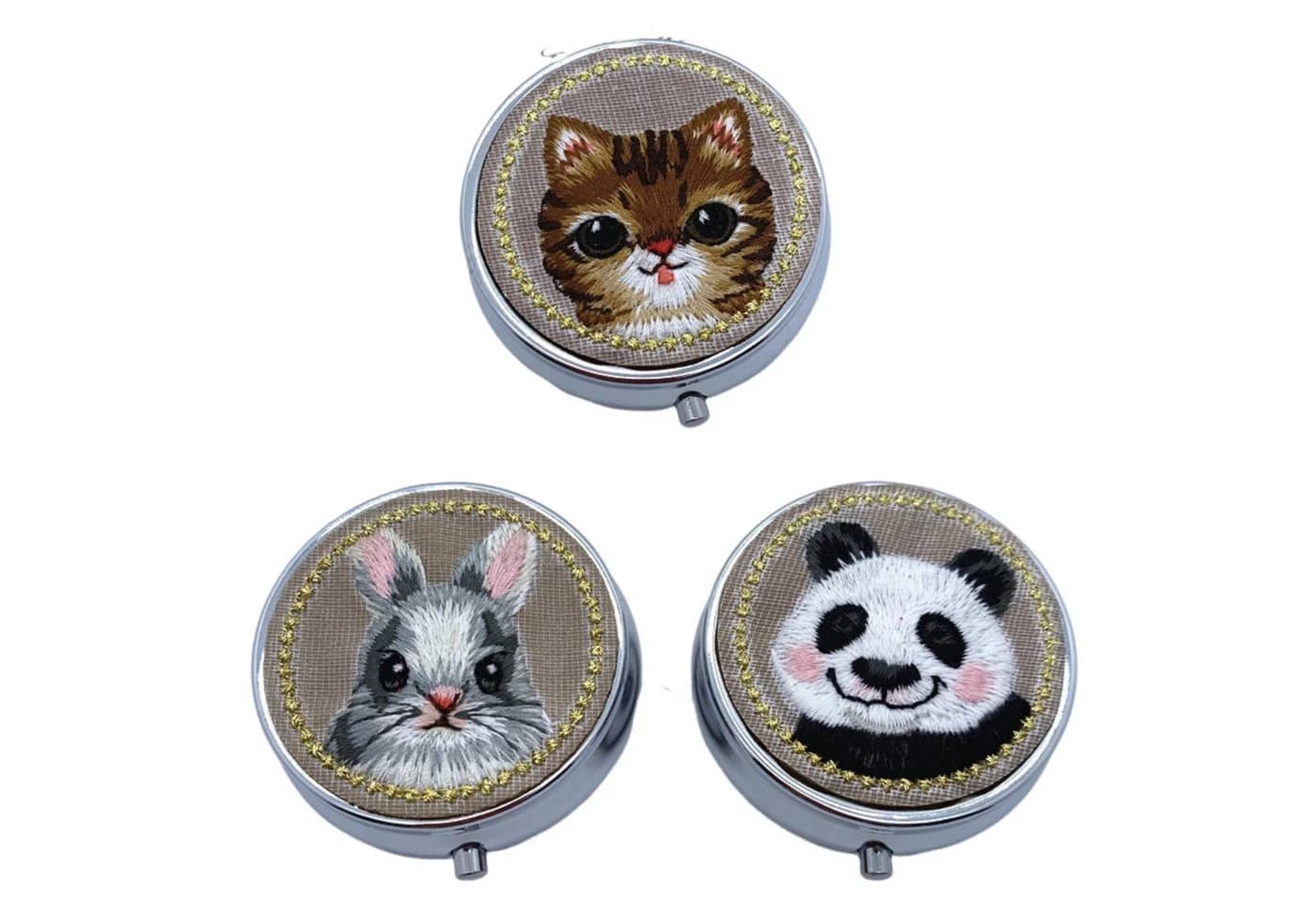 The Beauty House Pillendose Stickerei Katze Hase Panda - Bild 2