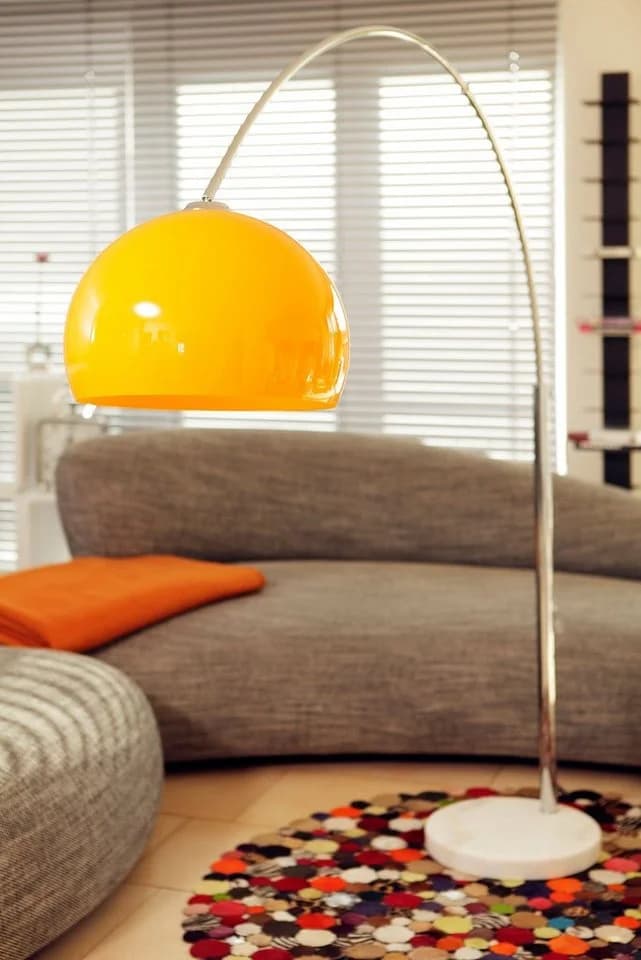 SalesFever Bogenlampe Tammo Orange Chrom Marmorfuß Dimmbar Höhenverstellbar