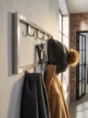 KADIMA DESIGN Wandgarderobe aus poliertem Stahl in Silber Bild 2