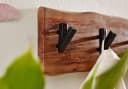 FINEBUY Wandgarderobe Akazie Massivholz Baumkante mit schwarzen Haken Bild 4