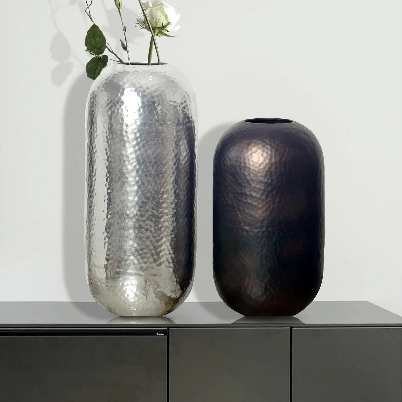 Moderne Blumenvase aus Aluminium