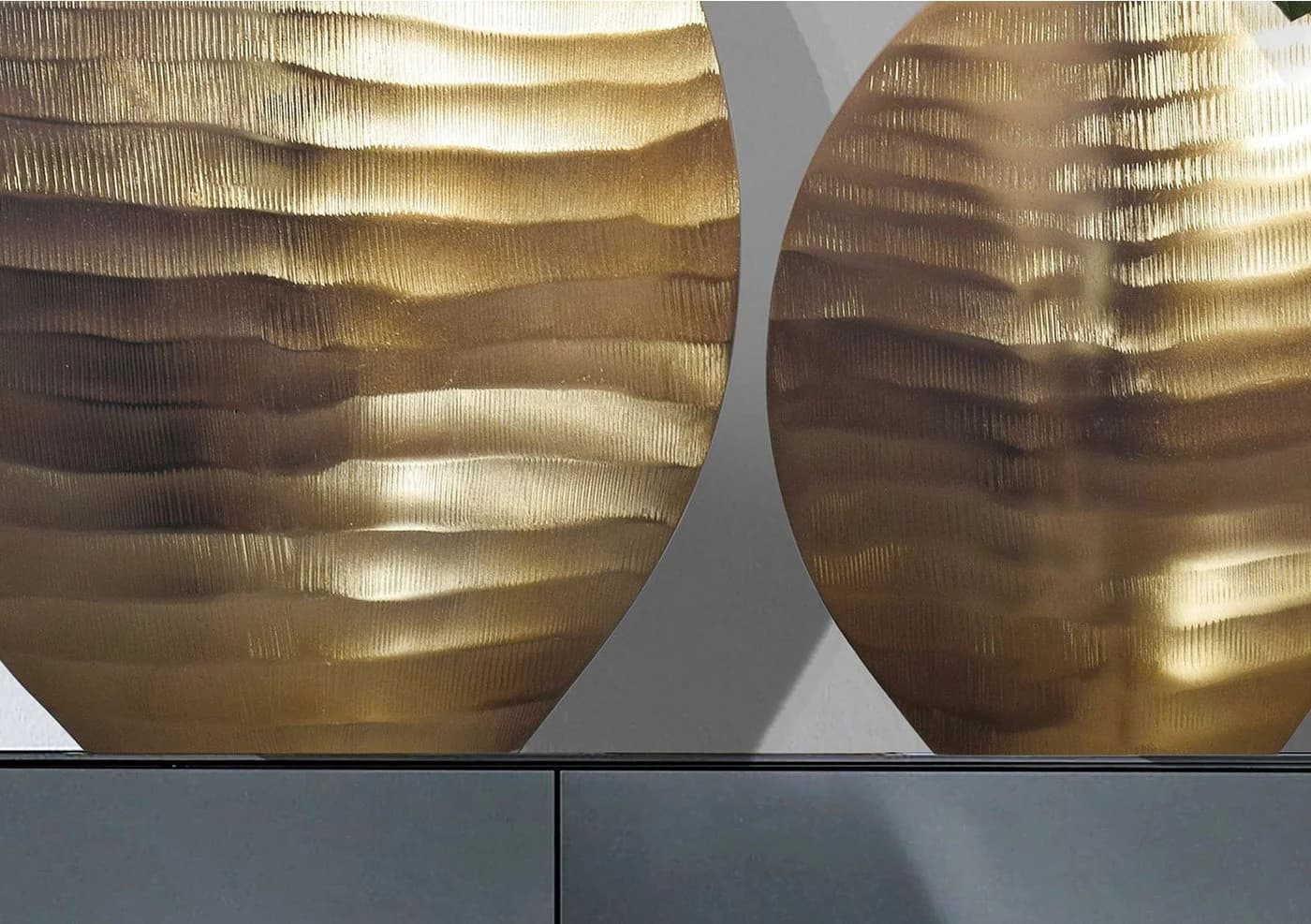 FINEBUY Tischvase 2er Set Aluminium Gold Modern Wellenmuster - Bild 5