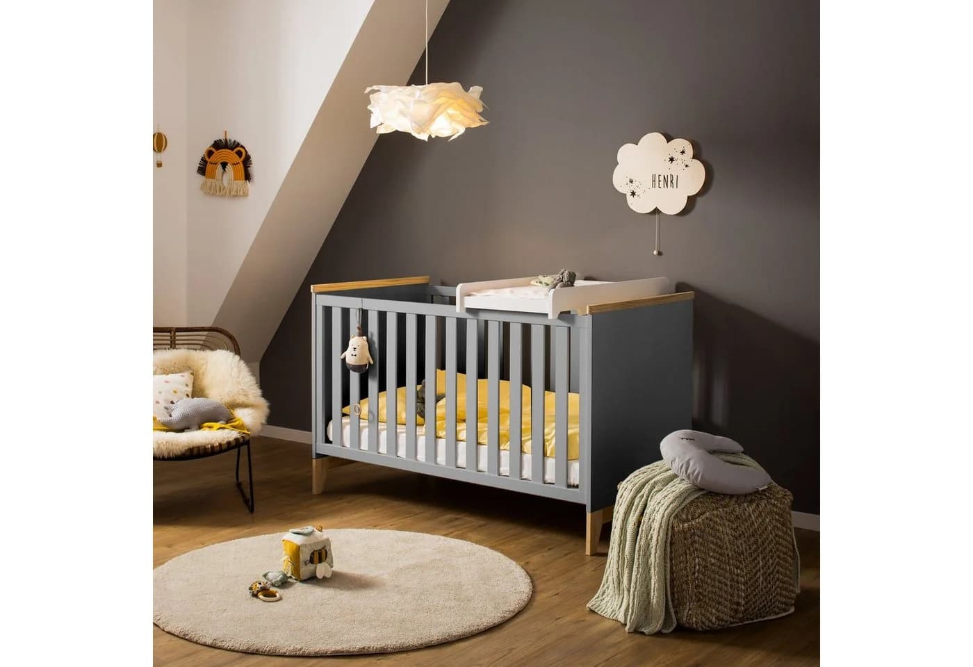 Puckdaddy GmbH Babybett Ida 140x70cm Grau mit herausnehmbaren Sprossen