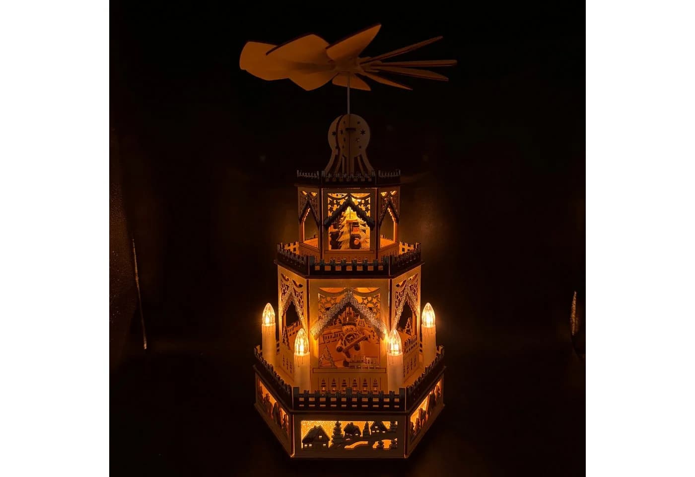 Online-Fuchs Weihnachtspyramide aus Holz 2-stöckig mit LED & Timer - Bild 5