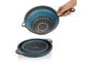 com-four Faltbares Küchensieb mit Stiel 22 cm blau/grau Bild 1