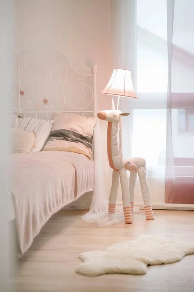 Happy Lamps for smiling eyes LED Stehlampe Einhorn Bonita Rosa Weiß Silber