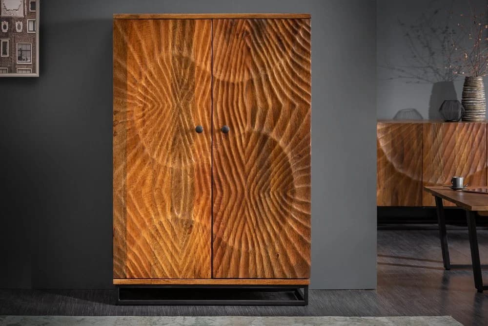 riess-ambiente Barschrank SCORPION Braun/Schwarz 3D-Schnitzerei Massivholz