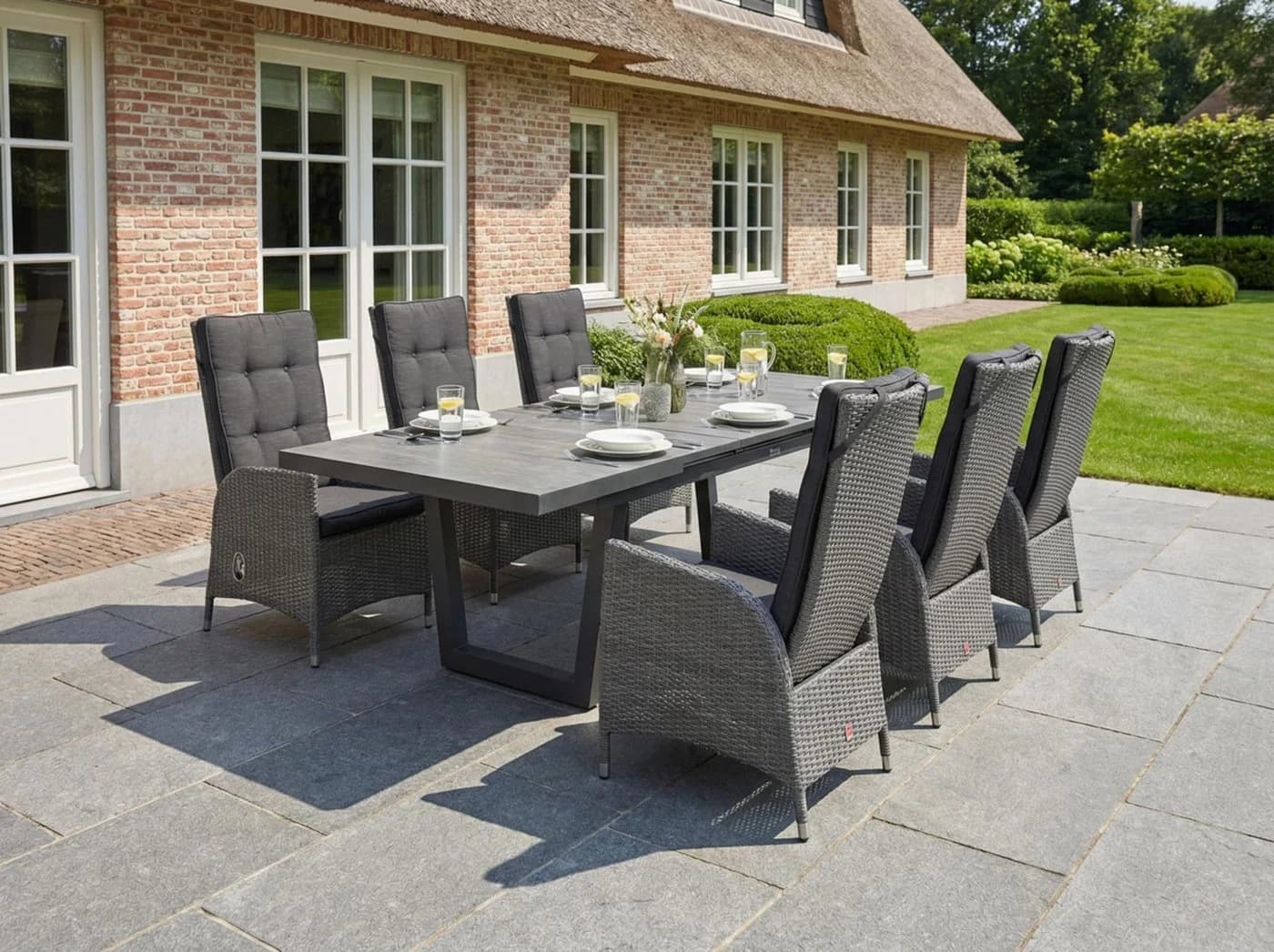 LC Garden Garten-Essgruppe Barcelona 7-tlg. Anthrazit Aluminium Polyrattan
