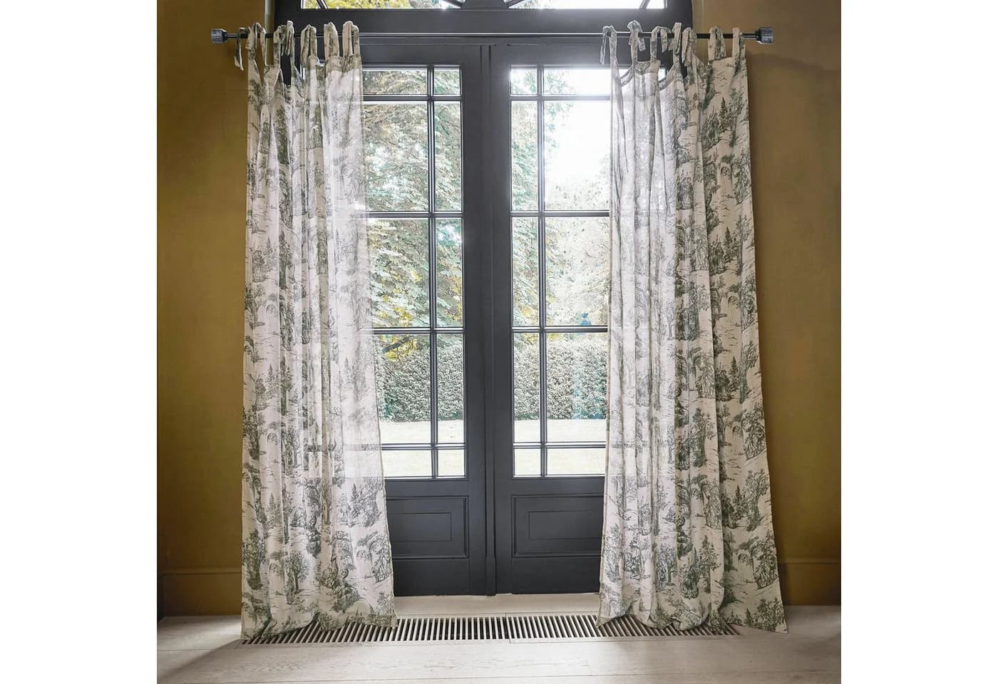 Mirabeau Vorhang Gardine Dedwen grau/leinen mit Toile-de-Jouy-Motiven
