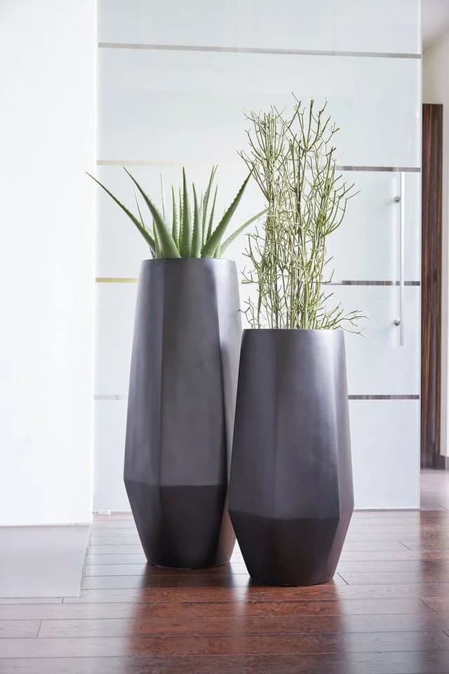 Flingora Bodenvase Nelson Samtschwarz Fiberglas Indoor Outdoor