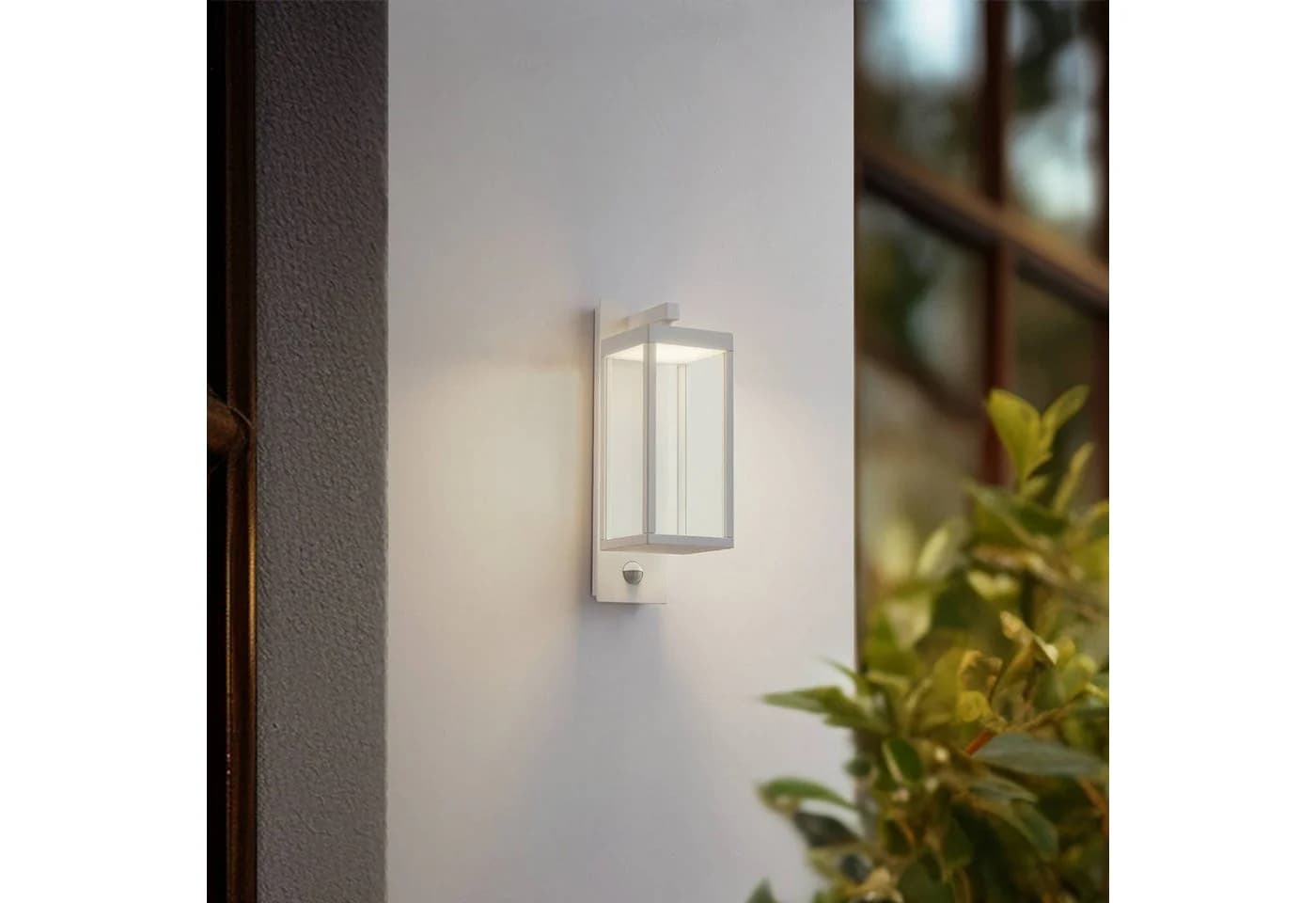Lucande LED-Außenwandlampe Ferdinand, weiß, Sensor, 38 cm - Bild 3