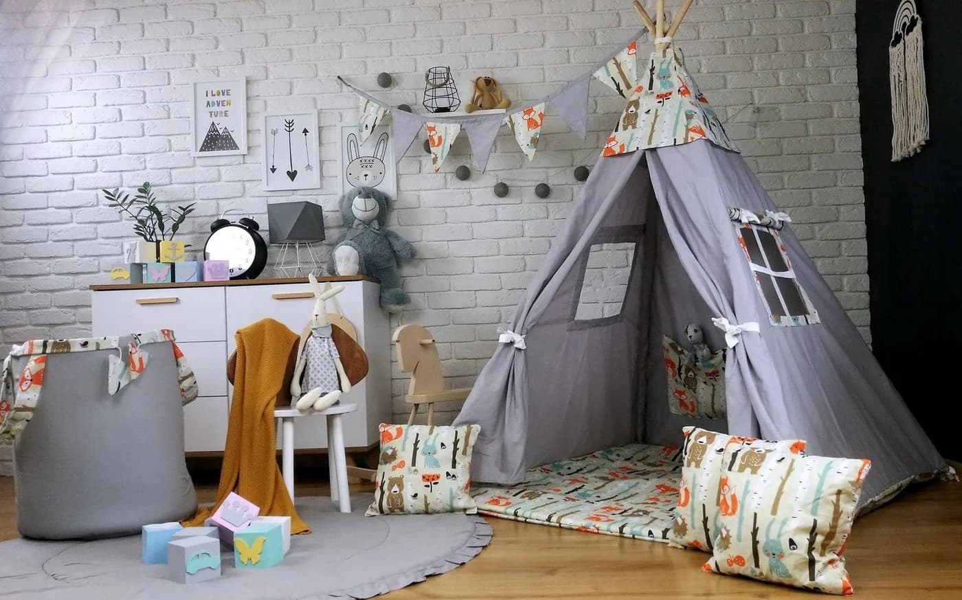 Pamek Spielzelt Tipi 7-tlg. Orange mit Kissen & Bodenmatte