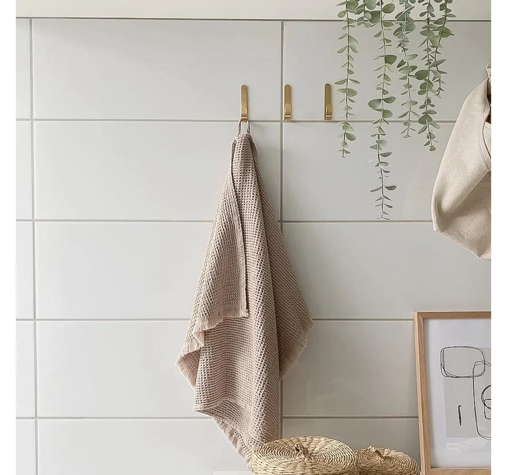 Natural Goods Berlin Wandhaken JOT Gold Selbstklebend