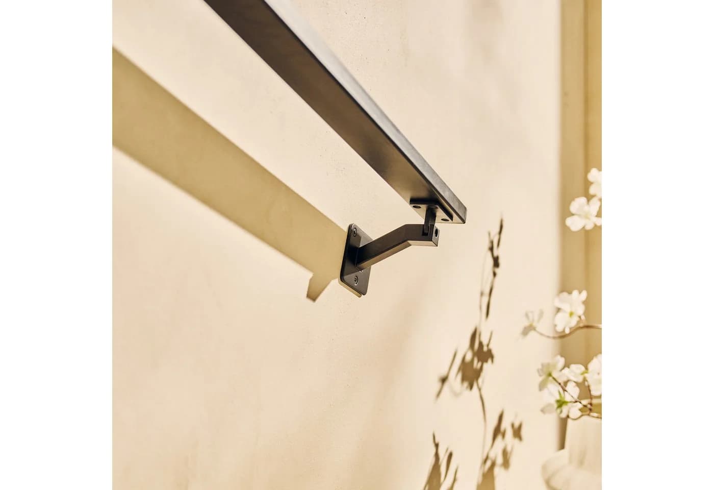 Natural Goods Berlin Handlauf OBLONG Metall Rostfrei Modern