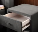 Luxusbetten24 Designer Nachttisch Amy mit Samtbezug Grau Bild 4