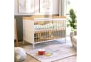 Baby-Delux Babybett Ella weiß-natur Kiefer höhenverstellbar mit Matratze Bild 1