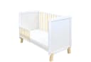 Baby-Delux Babybett Lou Weiß Kiefernholz Schutzgitter umbaubar Bild 4