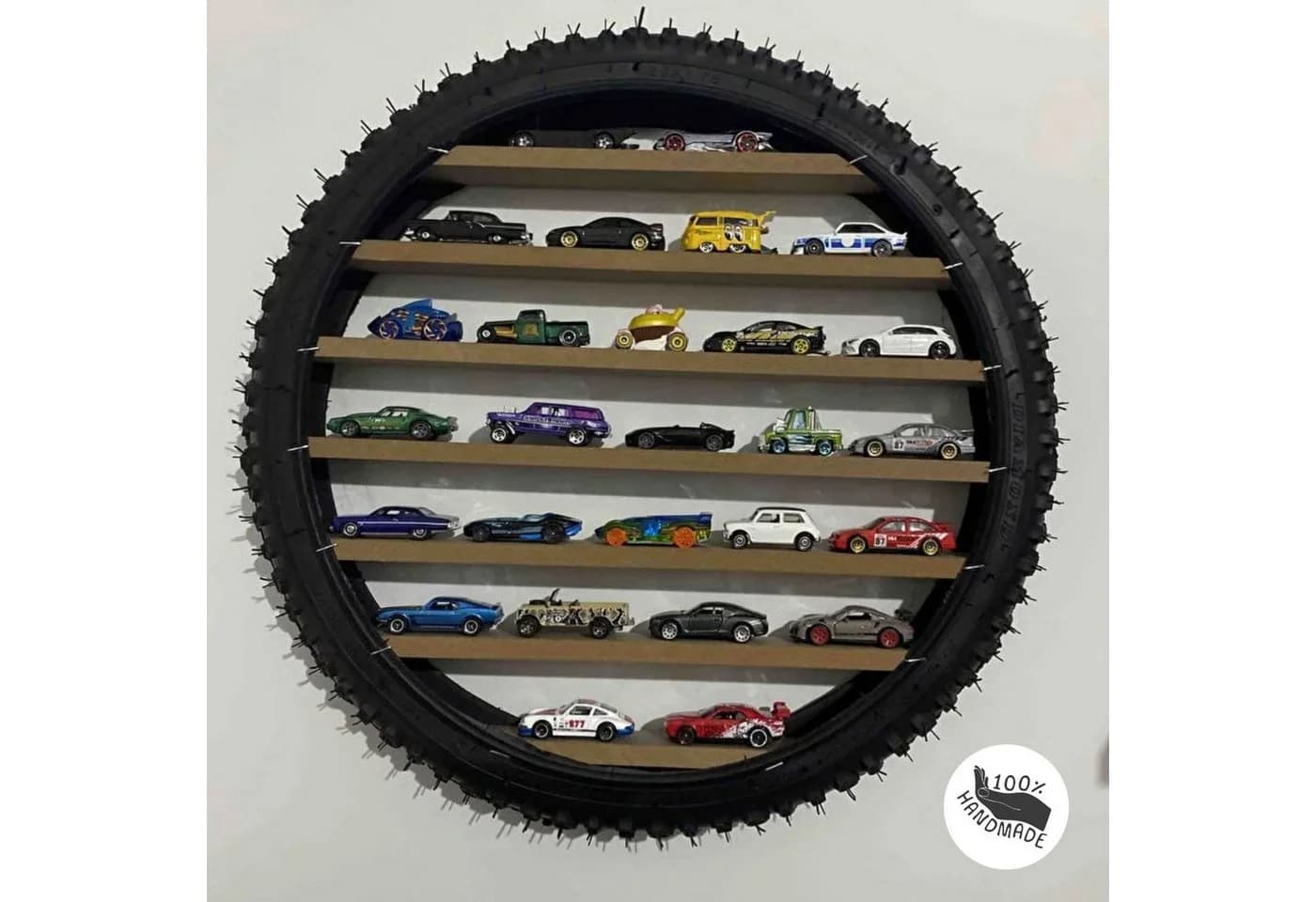 Jungengel Sammlerauto Wandregal Holz für Spielzeugautos - Bild 4