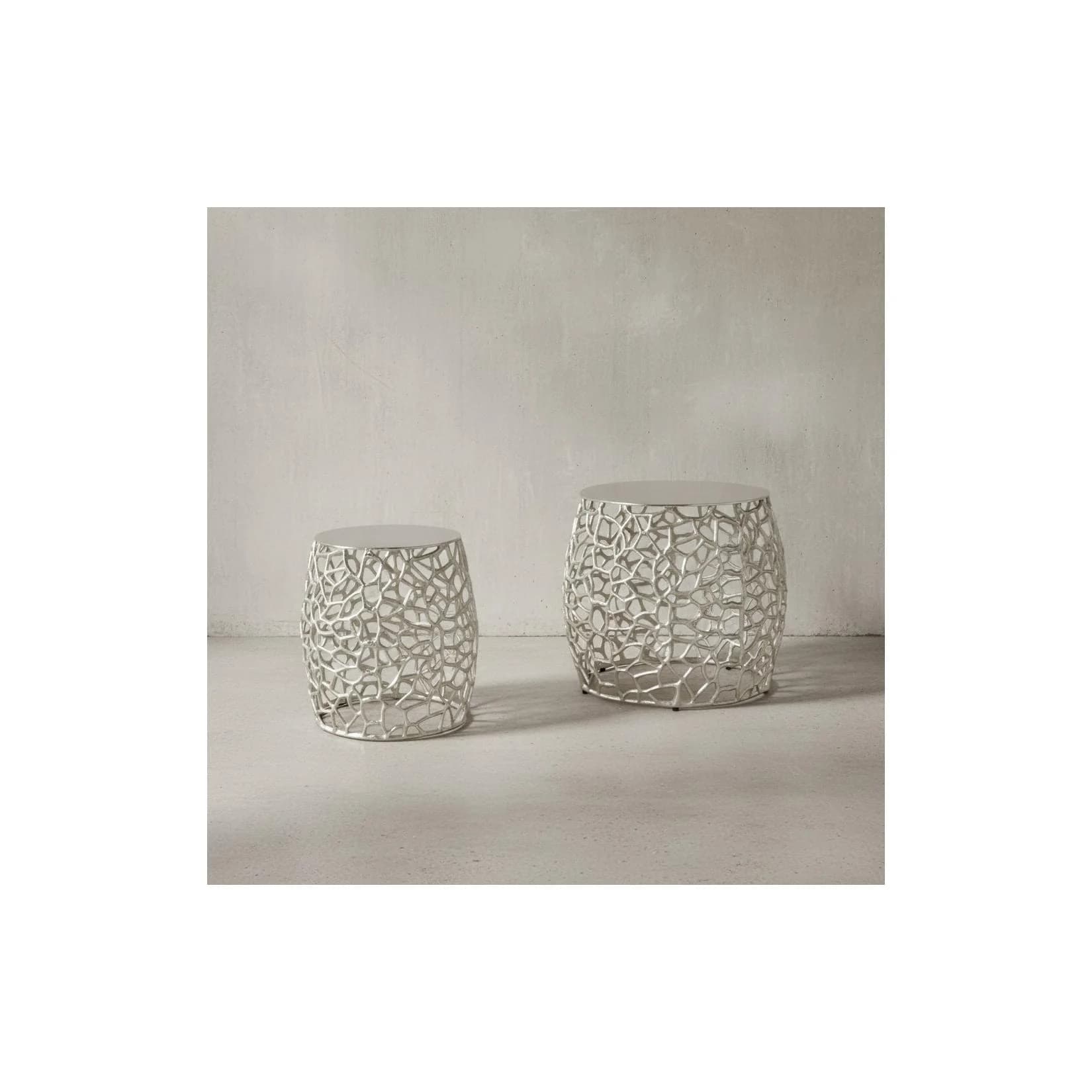KADIMA DESIGN Silbernes Beistelltisch-Set mit Aststruktur Aluminium