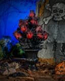Horror-Shop Gothic Blumenvase mit verblühten Rosen & Spinnennetz Schwarz/Rot Bild 4