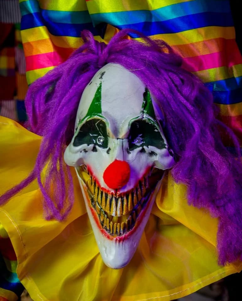 Horror-Shop Halloween Clown Animatronic mit Licht, Sound & Bewegung 120cm - Bild 3