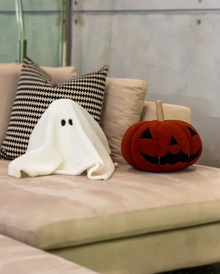 Horror-Shop Dekokissen Weißer Geist 30cm Polyester