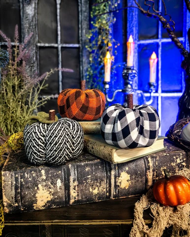 Horror-Shop Deko-Kürbisse 3er-Set Mehrfarbig Grau/Orange/Schwarz/Weiß