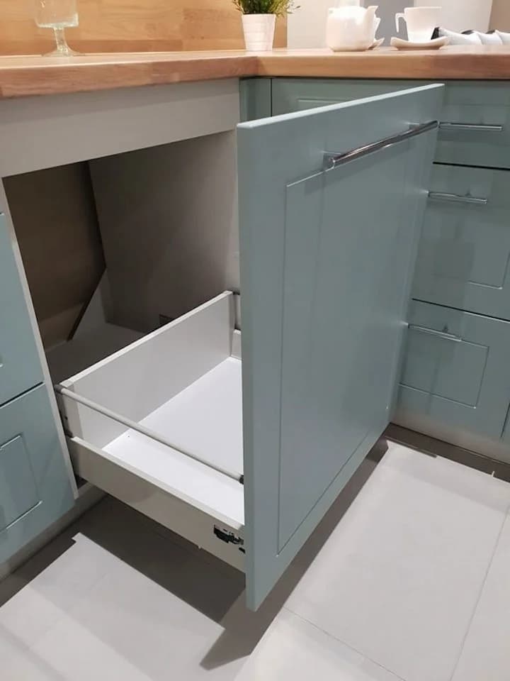 Feldmann-Wohnen Spülenunterschrank Napoli 60cm lichtgrün Hochglanz Soft-Close - Bild 5