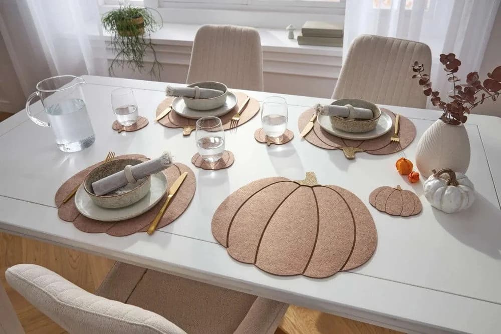 Home-trends24.de Platzset Kürbis Filz Herbst Deko 8tlg. Beige/Gold