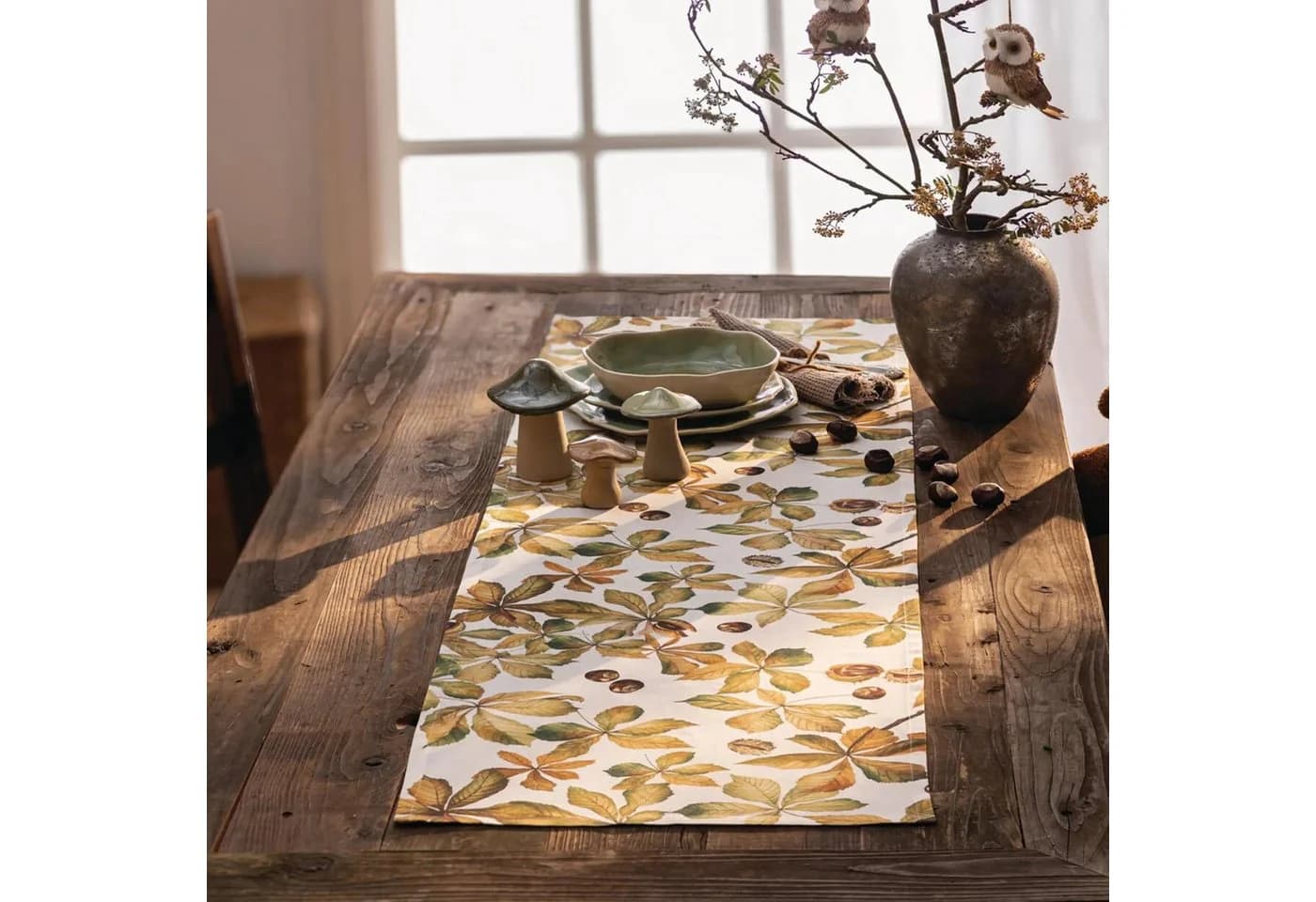 Home-trends24.de Tischläufer Kastanie Blätter Weiß Herbst Deko