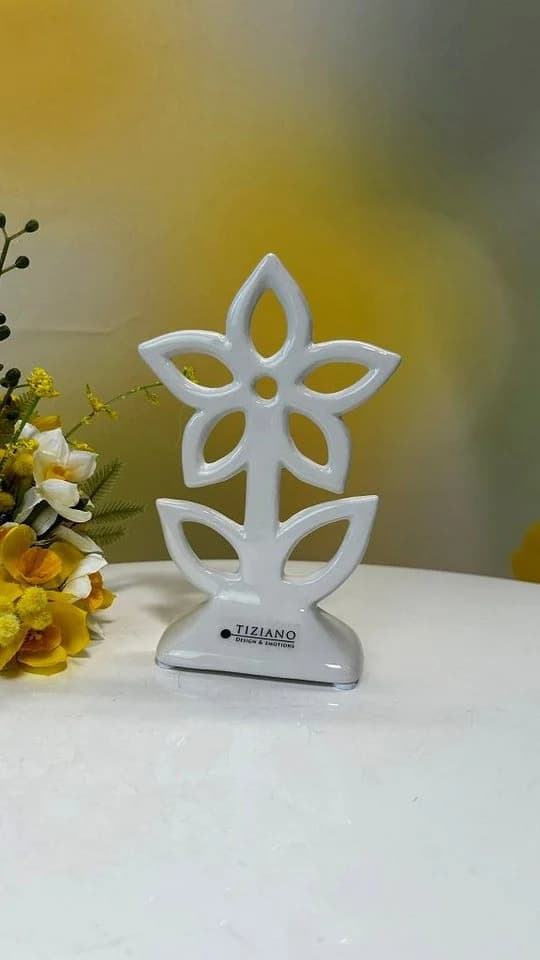 Dekofigur TIZIANO Mesola Blume Eckig Creme-Weiß Design