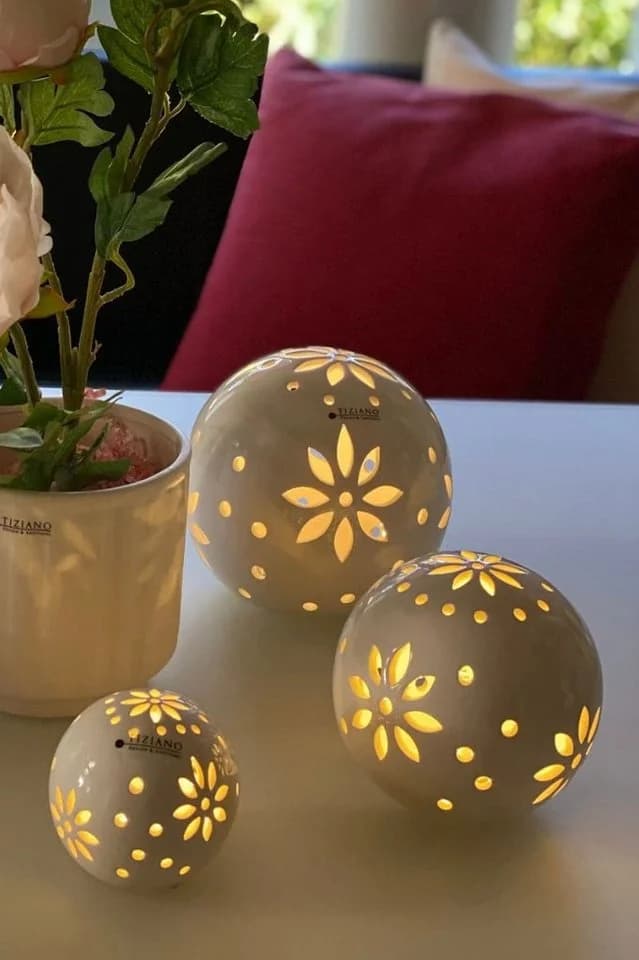 TIZIANO Tadino LED Lichtkugel Creme-Weiß Dekofigur