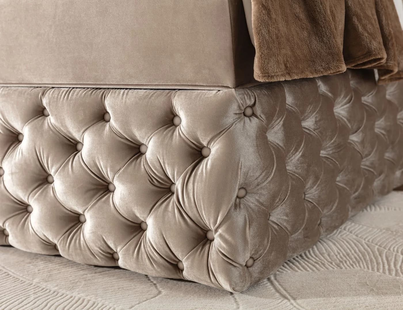 yourhouse24 Boxbett Castel Chesterfield Velours grau mit Bettkästen