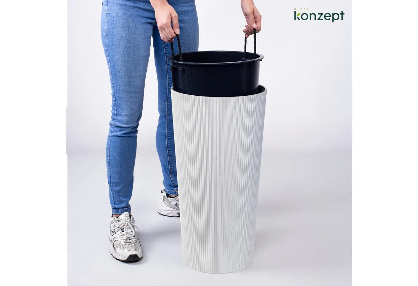 KONZEPT Blumentopf Hoch mit Einsatz Rillenstruktur Weiß - Bild 5