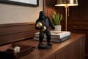 riess-ambiente Tierfigur KING APE 30cm Schwarz/Gold Gorilla mit Hantel Bild 2