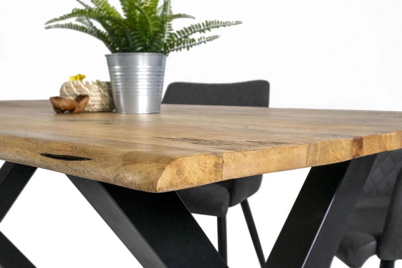 SAM® Baumkantentisch Panther Mangoholz massiv X-Gestell schwarz - Bild 5