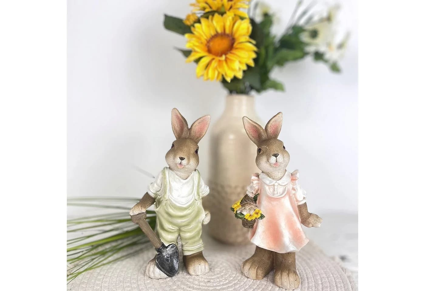 Logbuch-Verlag Osterhasen 2er-Set mit Schippe und Blumen