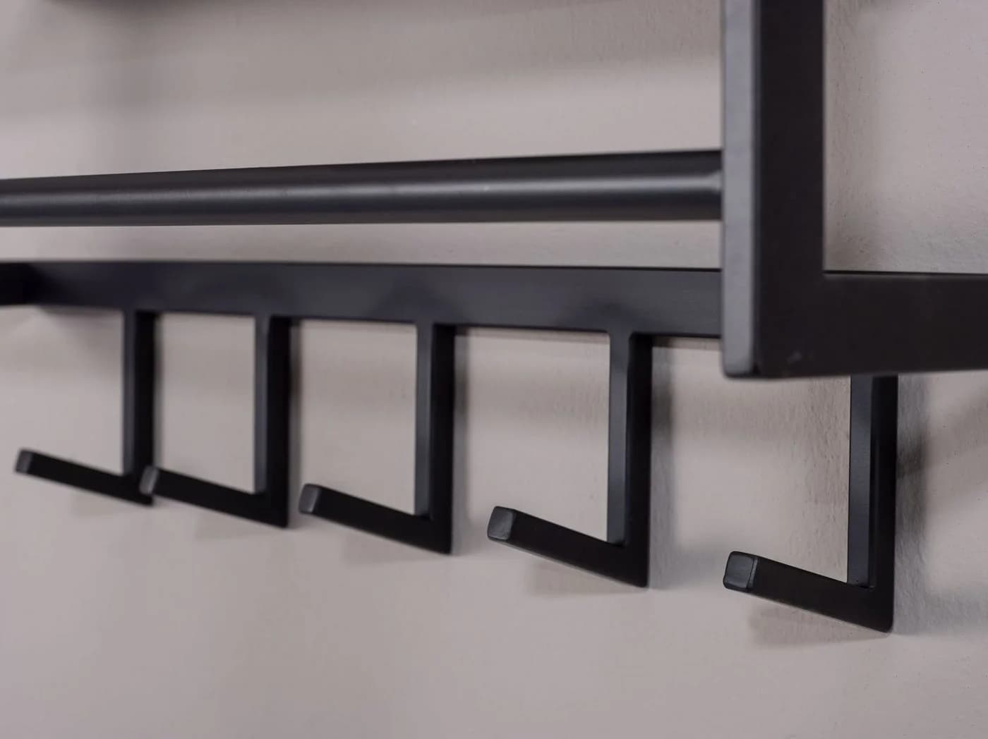 furnicato Wandgarderobe mit Ablage und Haken Schwarz - Bild 5