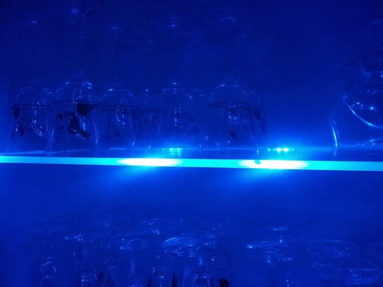 TRANGO LED Glaskantenbeleuchtung 4er Set RGB Farbwechsel mit Fernbedienung