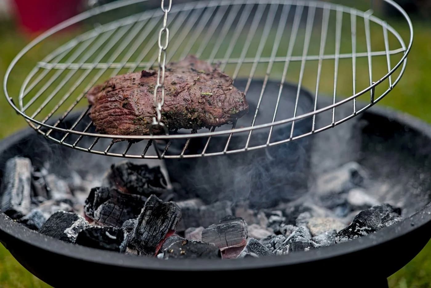BBQ-Toro Schwenkgrill mit Feuerschale und höhenverstellbarem Grillrost