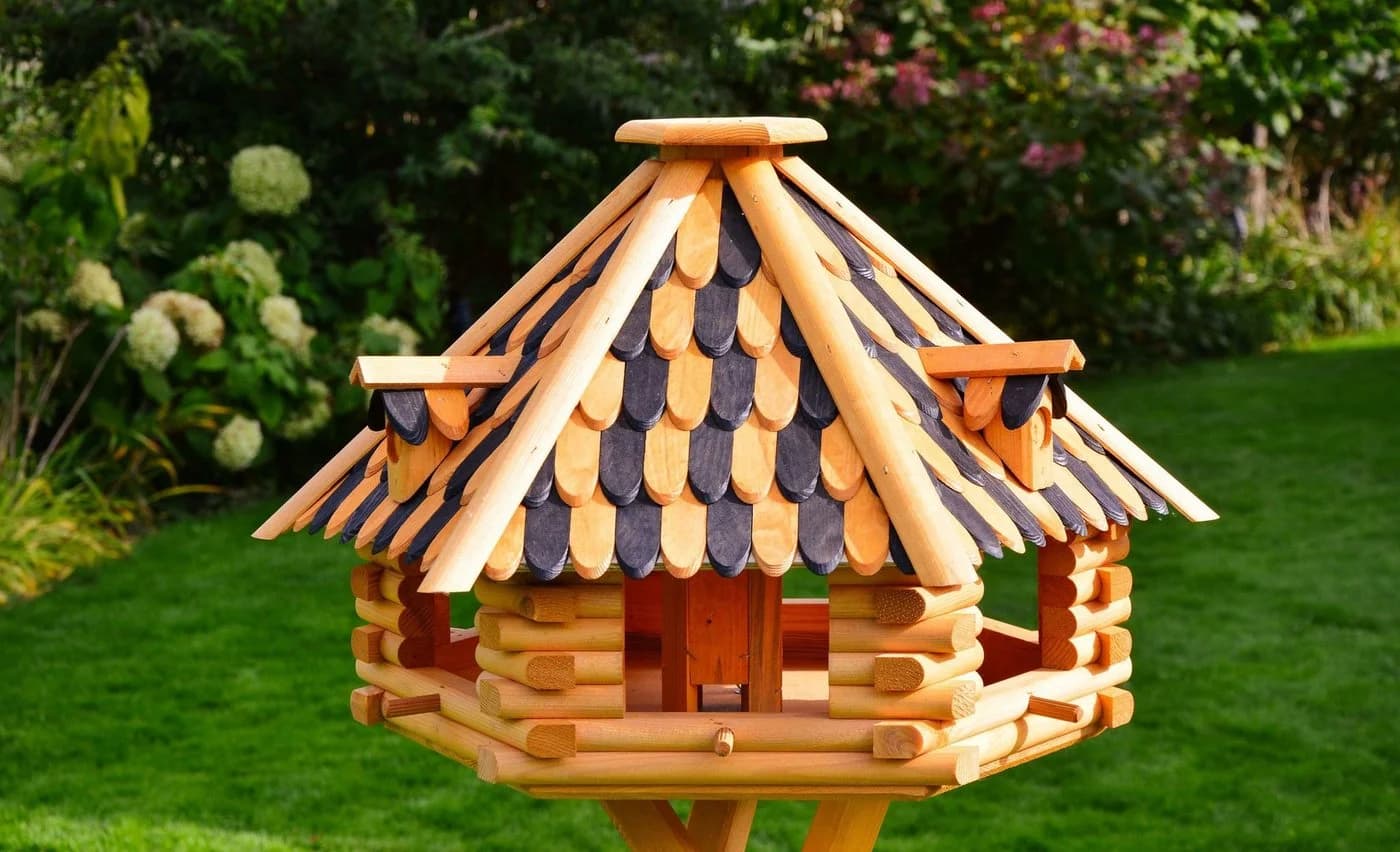 DSH DEKO SHOP HANNUSCH Vogelhaus XXL aus Holz mit Dachgauben - Bild 5