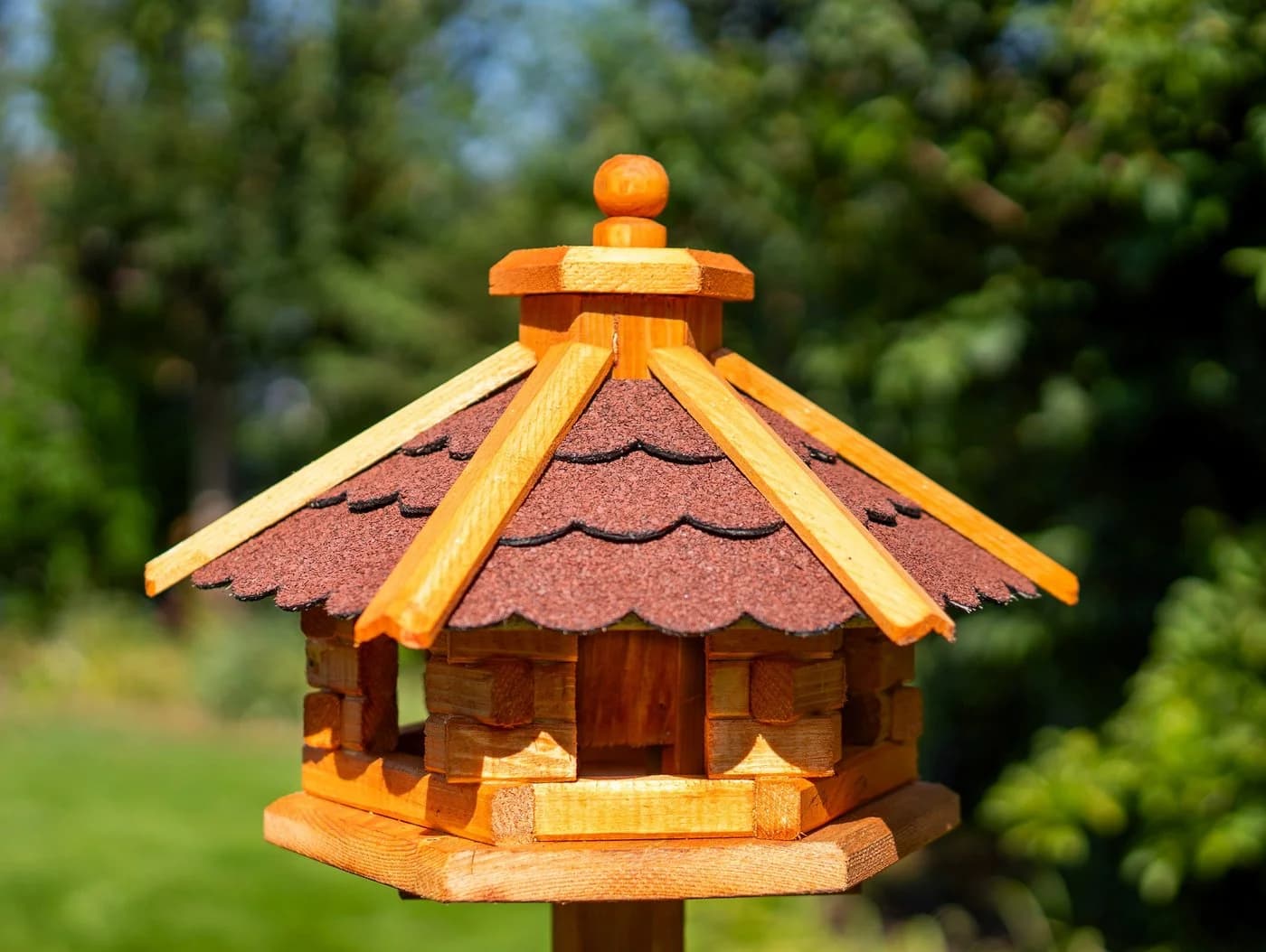 DSH DEKO SHOP HANNUSCH Vogelhaus Futterhaus Rot Holz