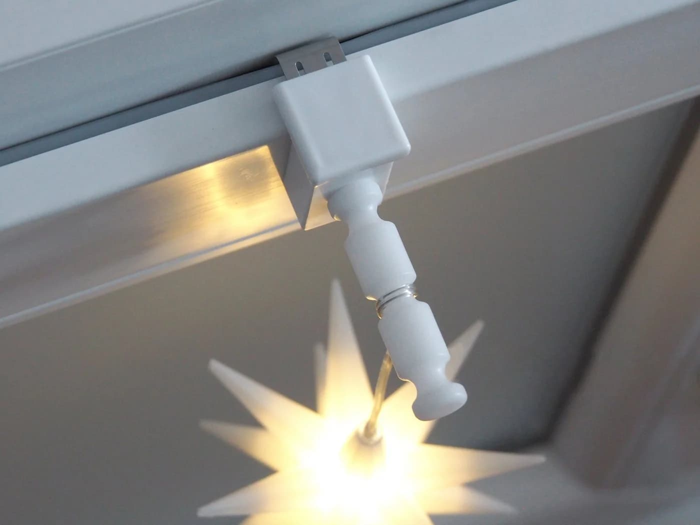 dekohaken24.de Fensterhaken Dekohaken Weiß 4-Stk Klemmbereich 10-27 mm