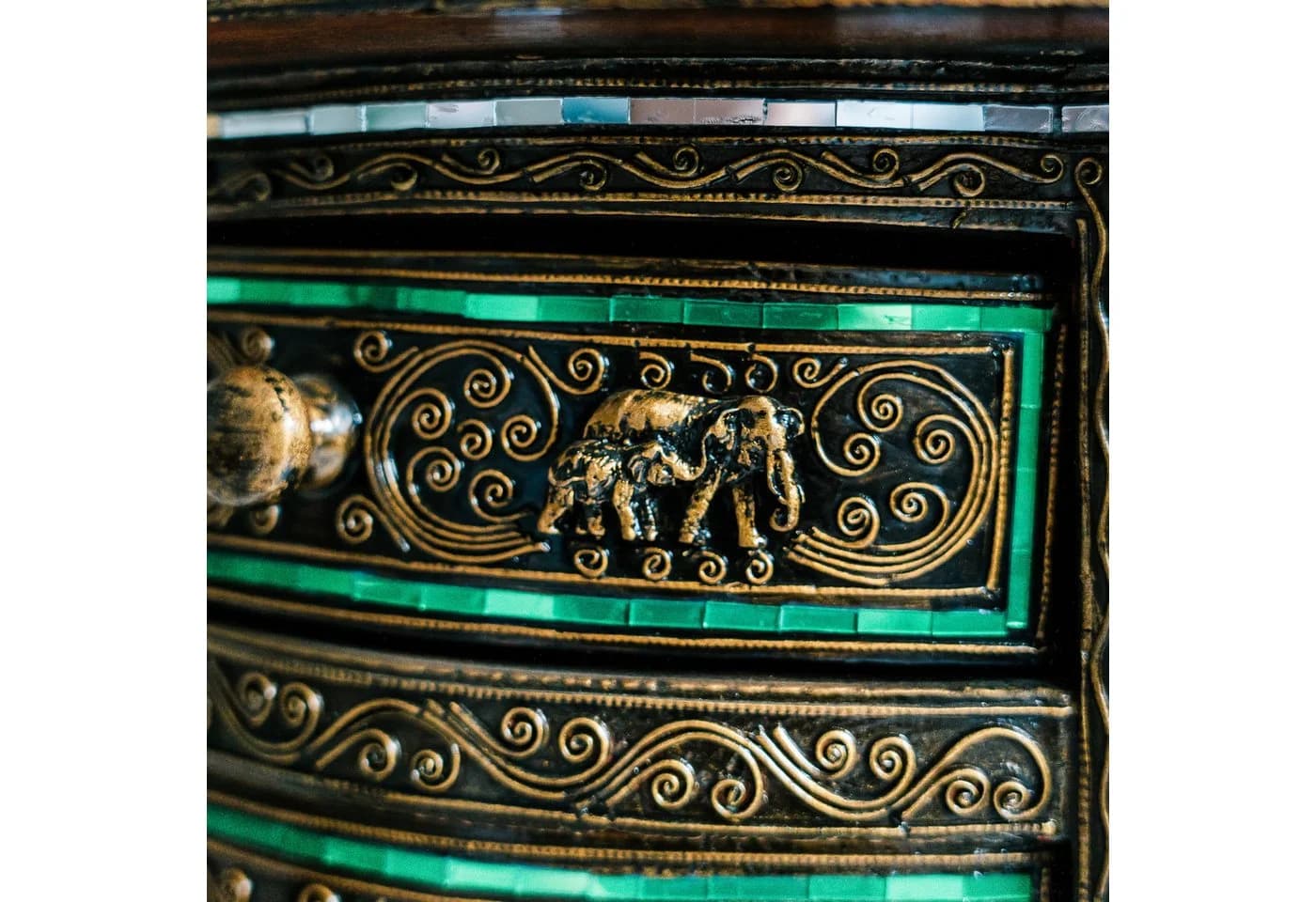 livasia Kommode mit Elefanten- und Glasmosaikverzierungen Gold - Bild 5