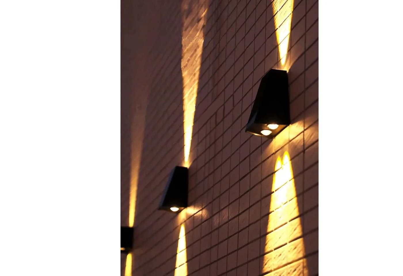 Arnusa LED Außen-Wandleuchte Solar Warmweiß Kabellos