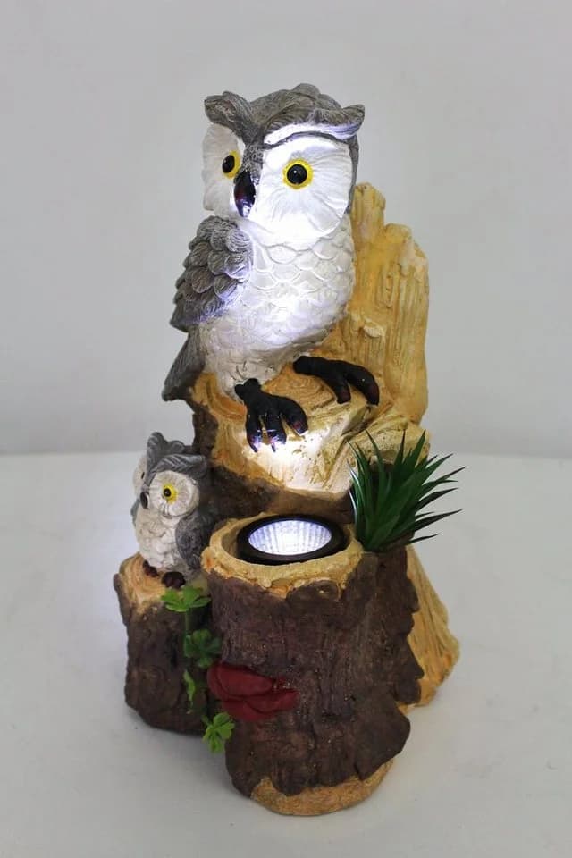Arnusa Gartenfigur Solarlampe Eule auf Baumstamm Gartendekoration